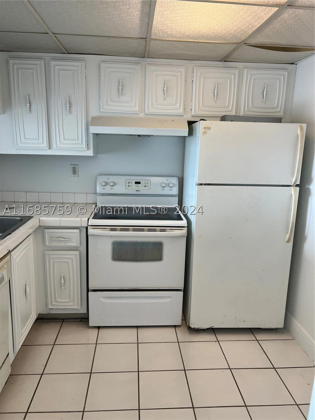 Real estate property located at 498 165th St Rd D-607, Miami-dade, Montecarlo Condo, Miami, FL