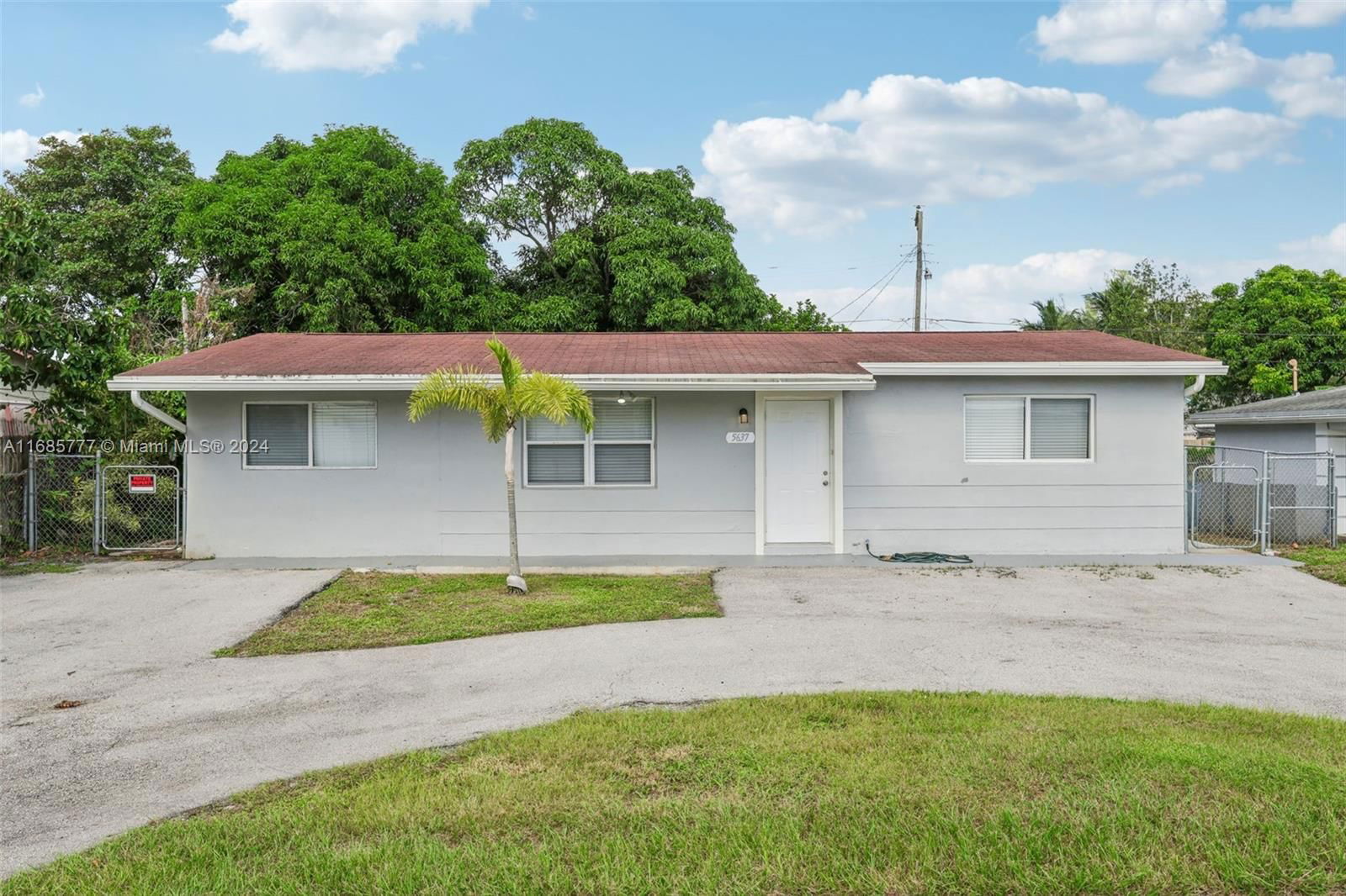 Real estate property located at 5637 37th Ct, Palm Beach, LAKE WORTH HILLS 1ST ADD, Green Acres, FL