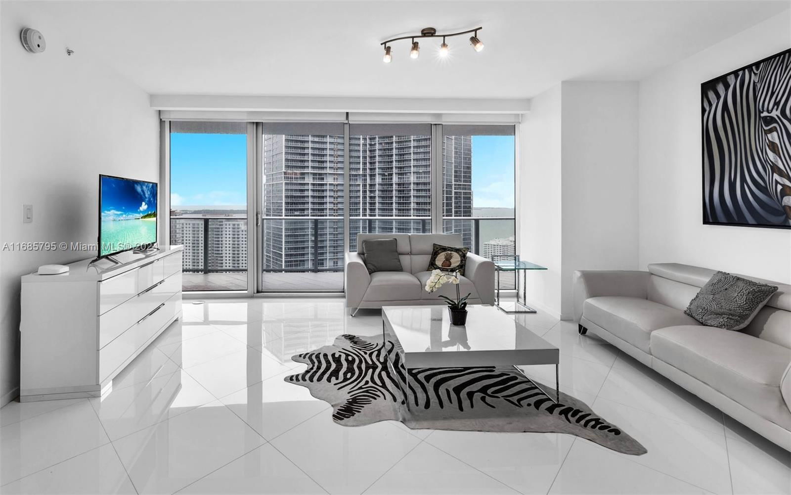 Real estate property located at 200 Biscayne Boulevard Way #3908, Miami-Dade, EPIC WEST CONDO, Miami, FL