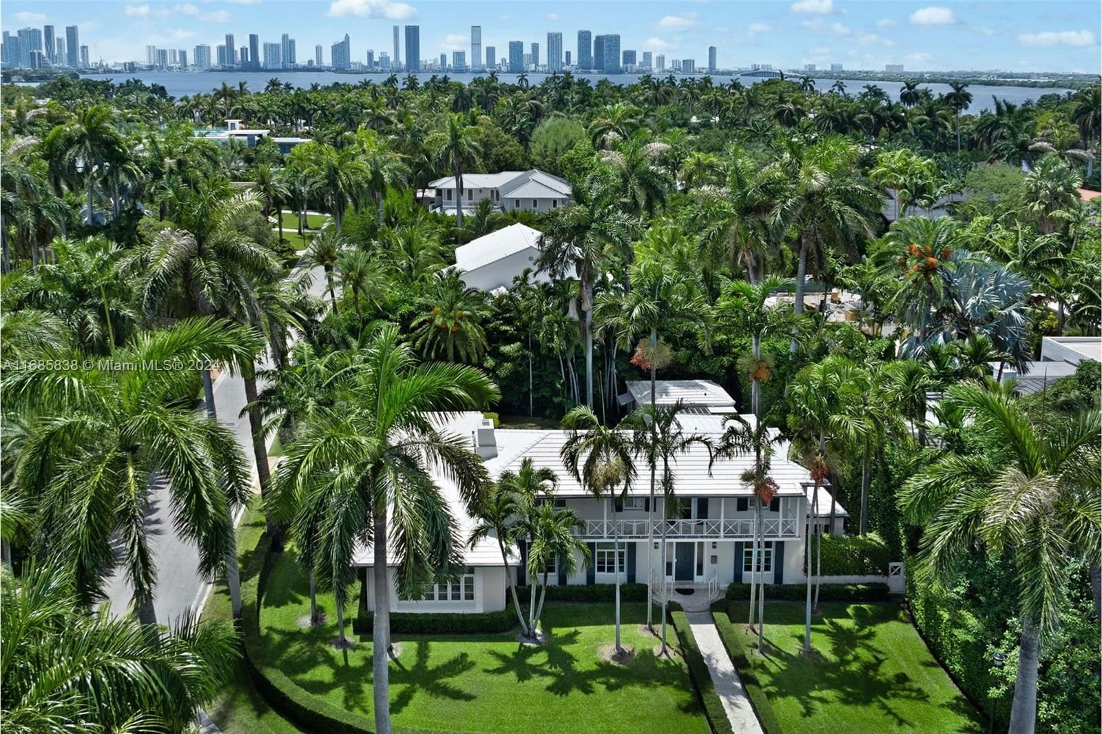 Real estate property located at 2500 Lake Avenue, Miami-Dade, SUNSET ISLANDS-ISLAND NO, Miami Beach, FL