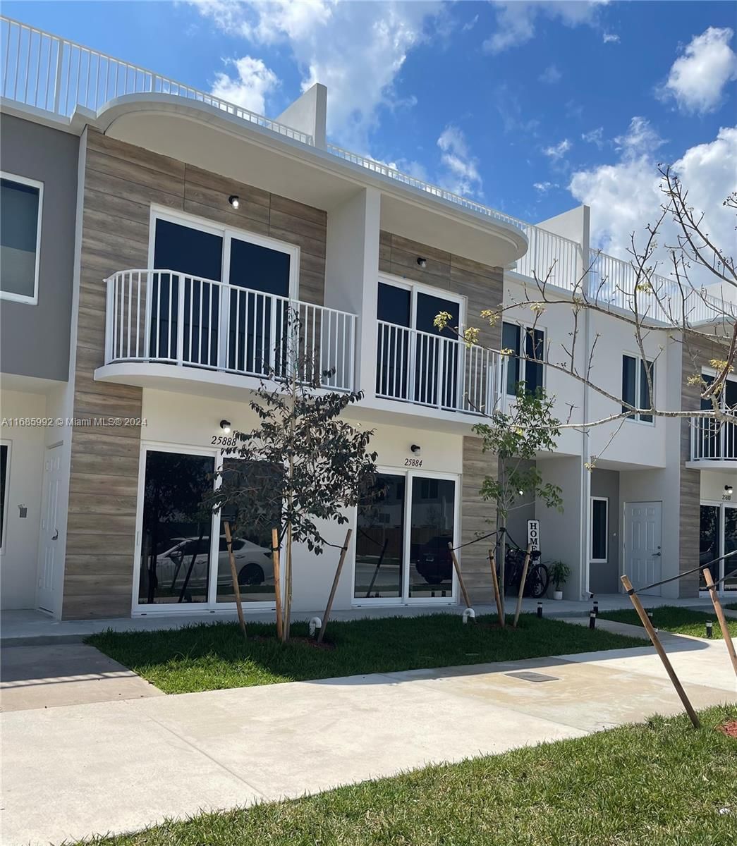 Real estate property located at 25868 144th Ave #25868, Miami-dade, Paradise One Pb 175-084 T-, Homestead, FL