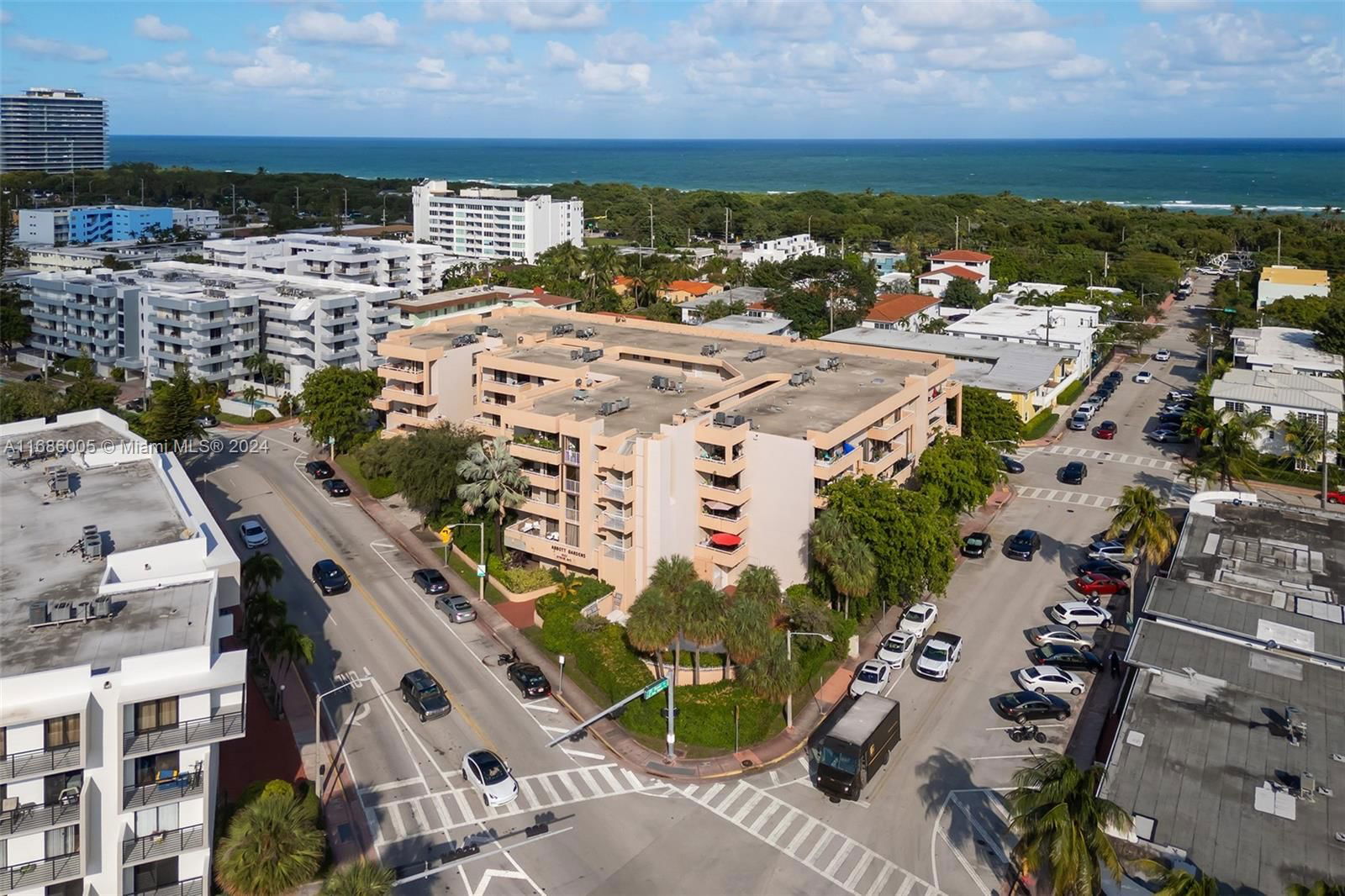 Real estate property located at 8101 Byron Ave #501, Miami-Dade, ABBOTT GARDENS CONDO, Miami Beach, FL