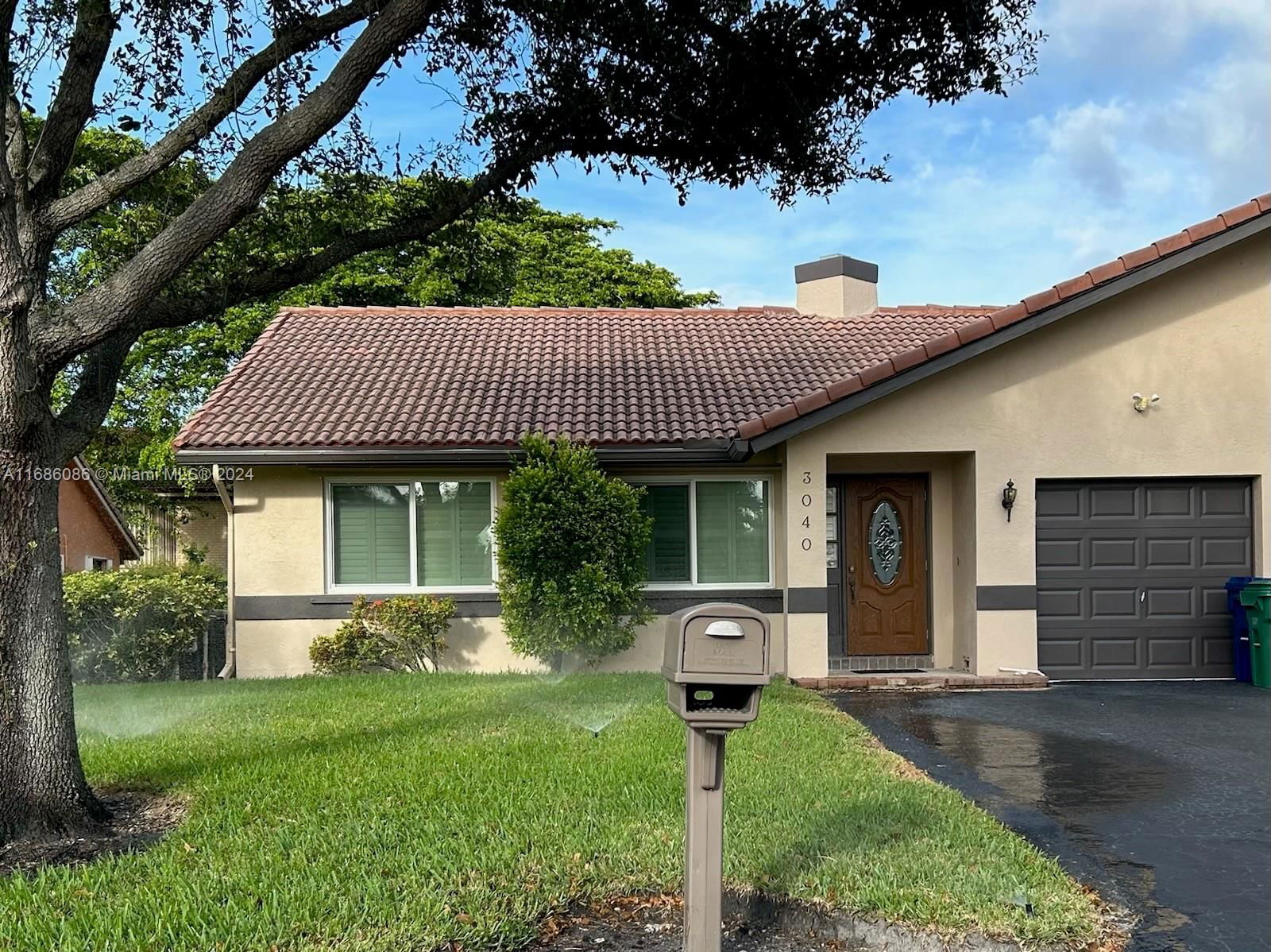 Real estate property located at 3040 116th Ave, Broward, CORAL SPRINGS COUNTRY CLU, Coral Springs, FL