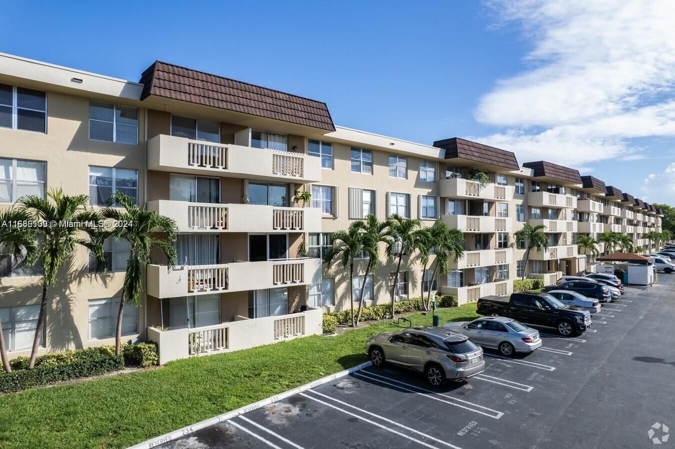 Real estate property located at 1800 Sans Souci Blvd #404, Miami-Dade, BAYVIEW PALMS CONDO, North Miami, FL