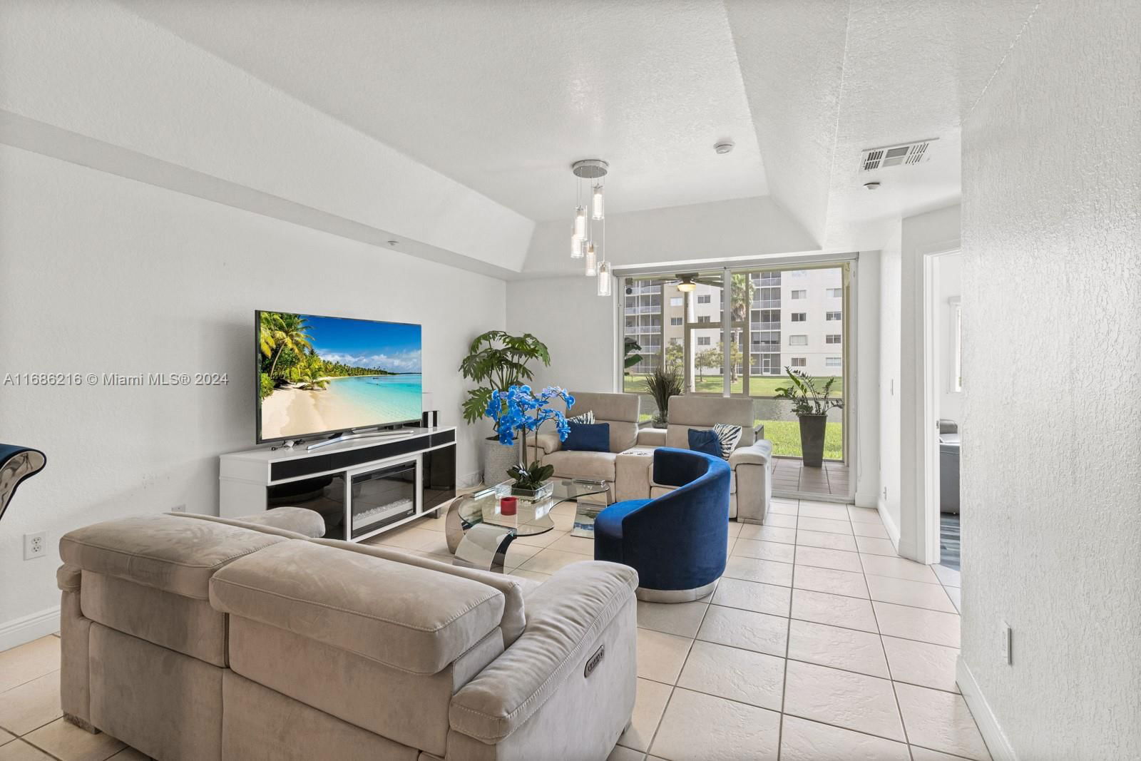 Real estate property located at 10700 66th St #114, Miami-Dade, CAPTIVA CONDO F, Doral, FL