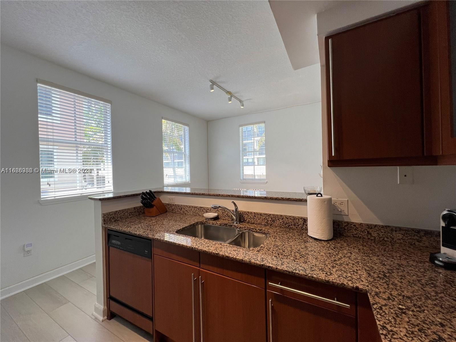 Real estate property located at 2065 Ocean Dr TH1, Broward, 2080 Ocean Drive Condo, Hallandale Beach, FL