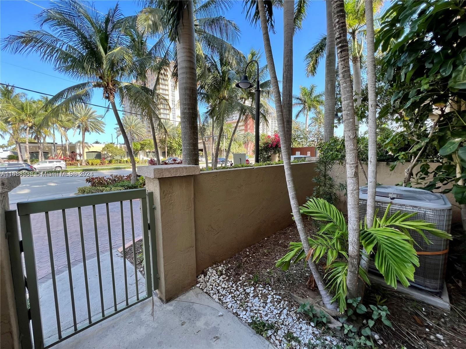 Real estate property located at 2065 Ocean Dr TH1, Broward, 2080 Ocean Drive Condo, Hallandale Beach, FL