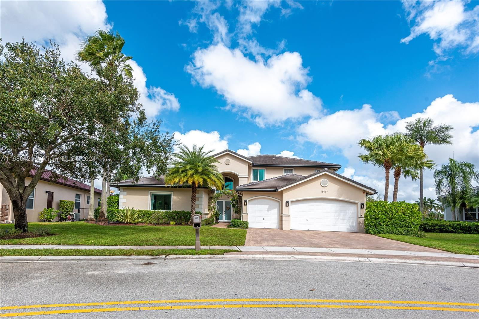 Real estate property located at 15987 6th St, Broward, PASADENA AT PEMBROKE SHOR, Pembroke Pines, FL