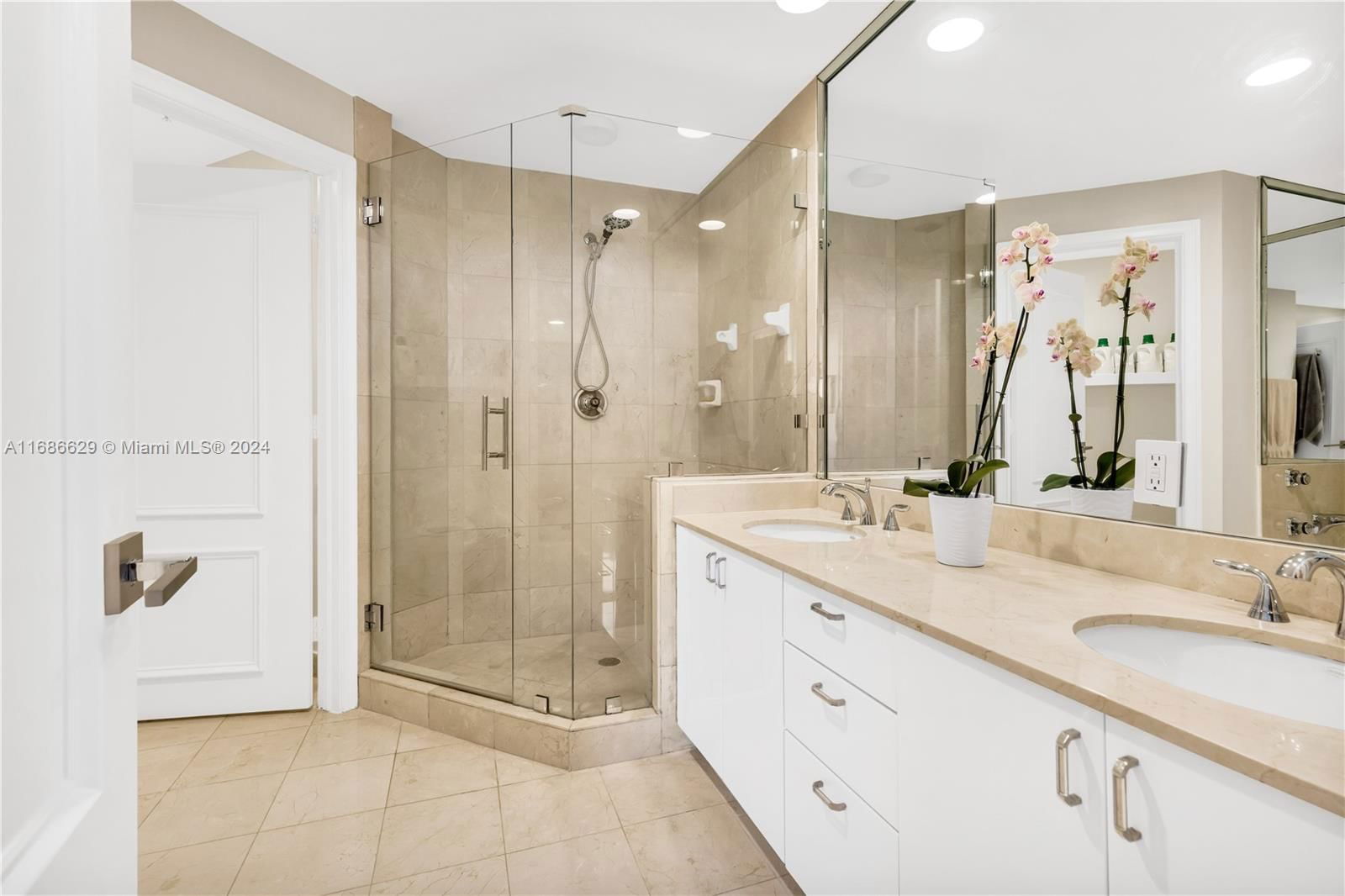 Real estate property located at 888 Brickell Key Dr #1908, Miami-dade, One Tequesta Point Condo, Miami, FL
