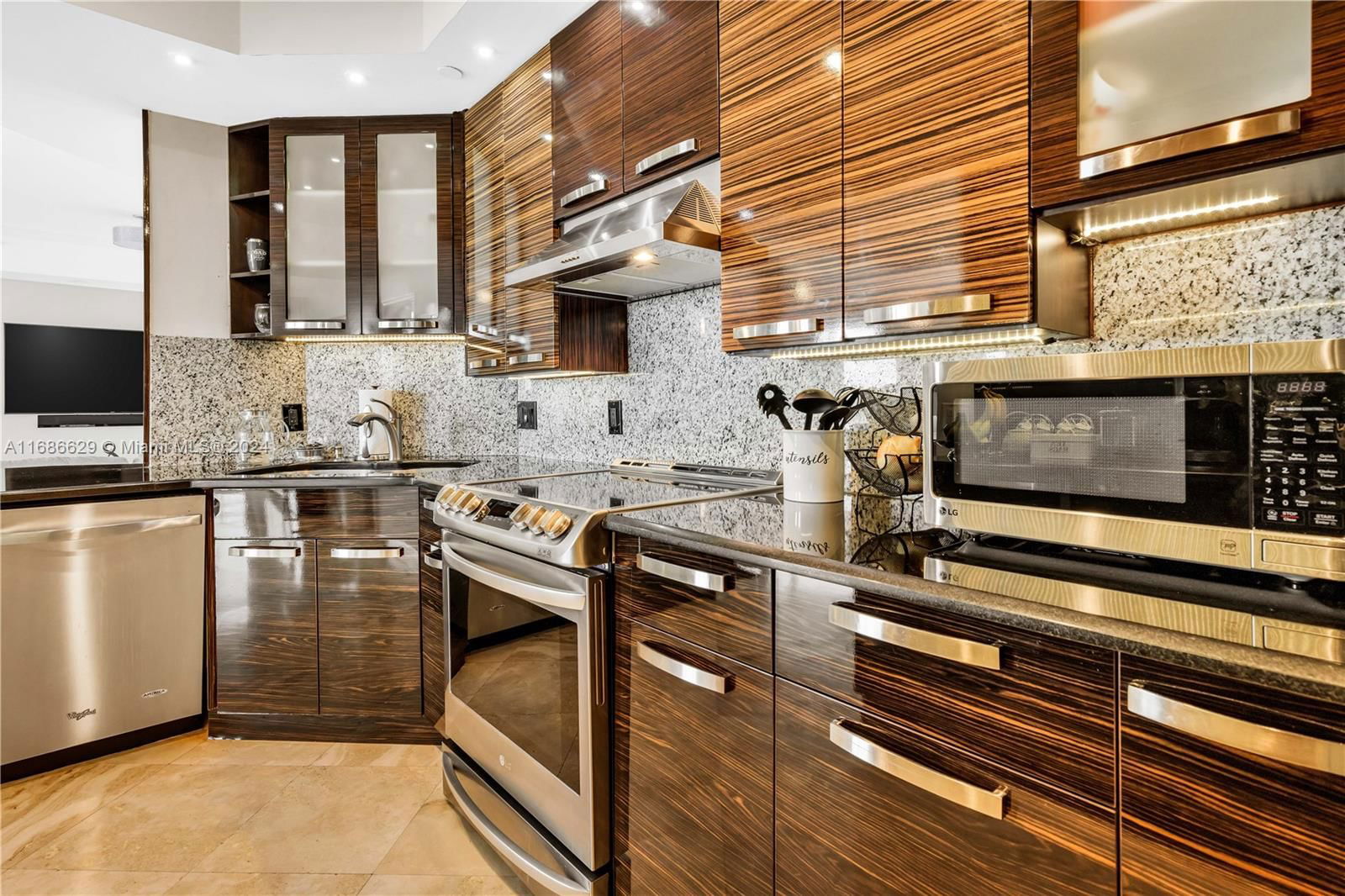 Real estate property located at 888 Brickell Key Dr #1908, Miami-dade, One Tequesta Point Condo, Miami, FL