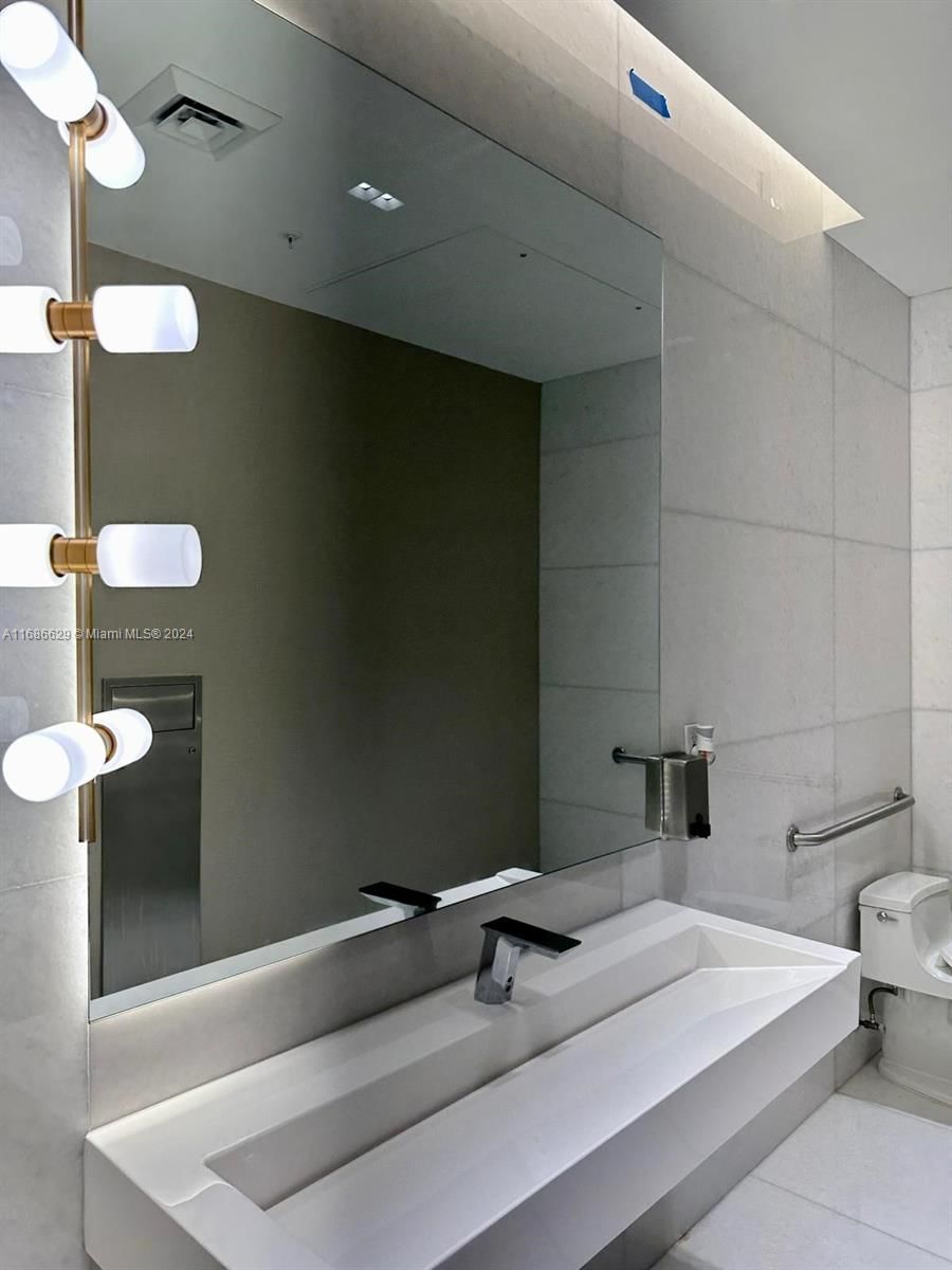 Real estate property located at 888 Brickell Key Dr #1908, Miami-dade, One Tequesta Point Condo, Miami, FL