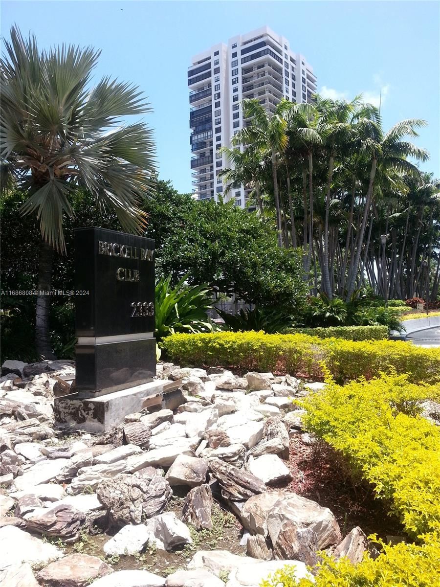 Real estate property located at 2333 Brickell Ave #2011, Miami-Dade, Brickell Bay Club, Miami, FL