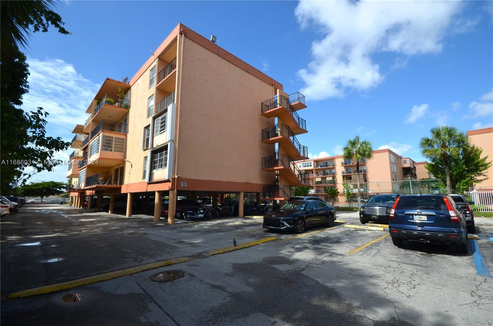 Real estate property located at 1990 56th St #1102, Miami-Dade, PALM-WEST GARDENS CONDO, Hialeah, FL