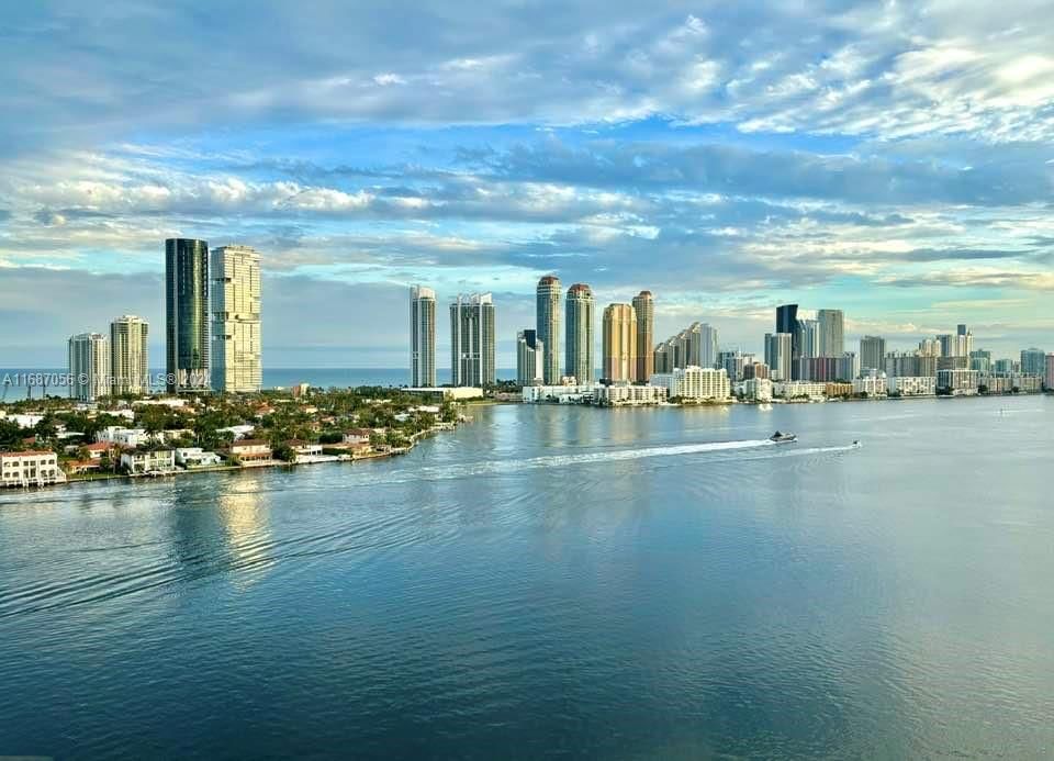 Real estate property located at 3600 Mystic Pointe #1801, Miami-Dade, MYSTIC POINTE CONDO NO ON, Aventura, FL