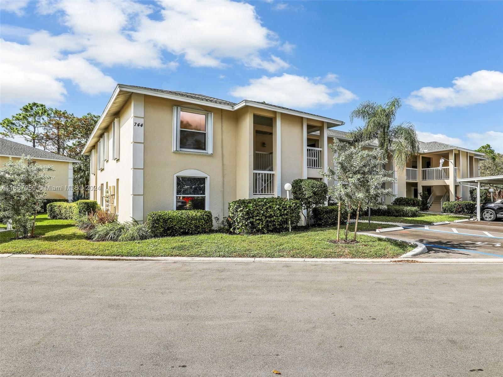 Real estate property located at 744 Landover #101, Collier, NEWCASTLE A CONDOMINIUM, Naples, FL