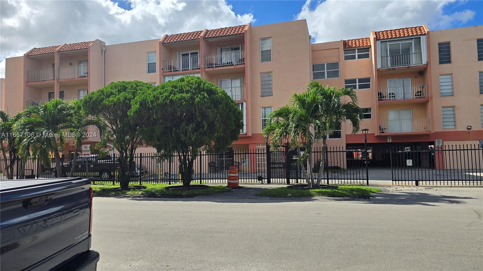 Real estate property located at 6190 19th Ave #309, Miami-Dade, MORADA NO 1 CONDO, Hialeah, FL