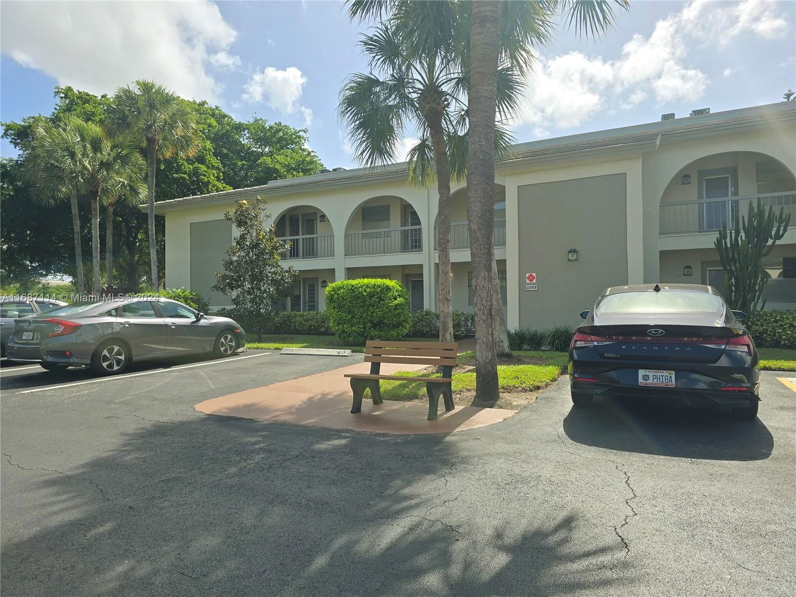 Real estate property located at 2703 Nassau Bnd C2, Broward, NASSAU VILLAGE WYNMOOR CO, Coconut Creek, FL