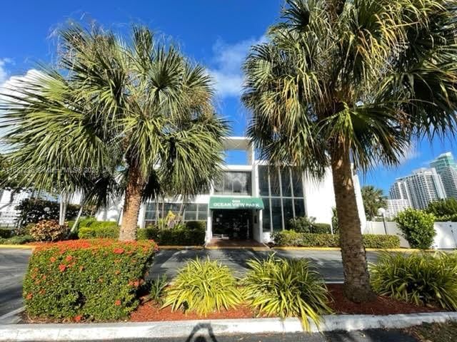 Real estate property located at 800 Parkview Dr #622, Broward, Oceanview Park Condo, Hallandale Beach, FL
