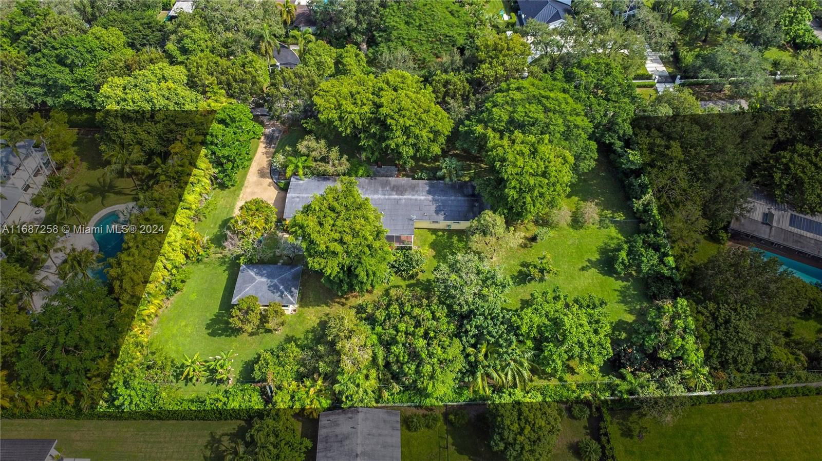 Real estate property located at 11600 69th Ave, Miami-Dade, OAKRIDGE ESTATES SEC 2, Pinecrest, FL