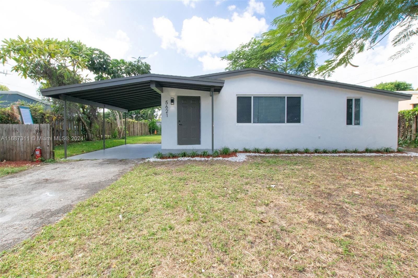 Real estate property located at 5621 9th Ave, Broward, COLLIER ESTATES FIFTH ADD, Oakland Park, FL