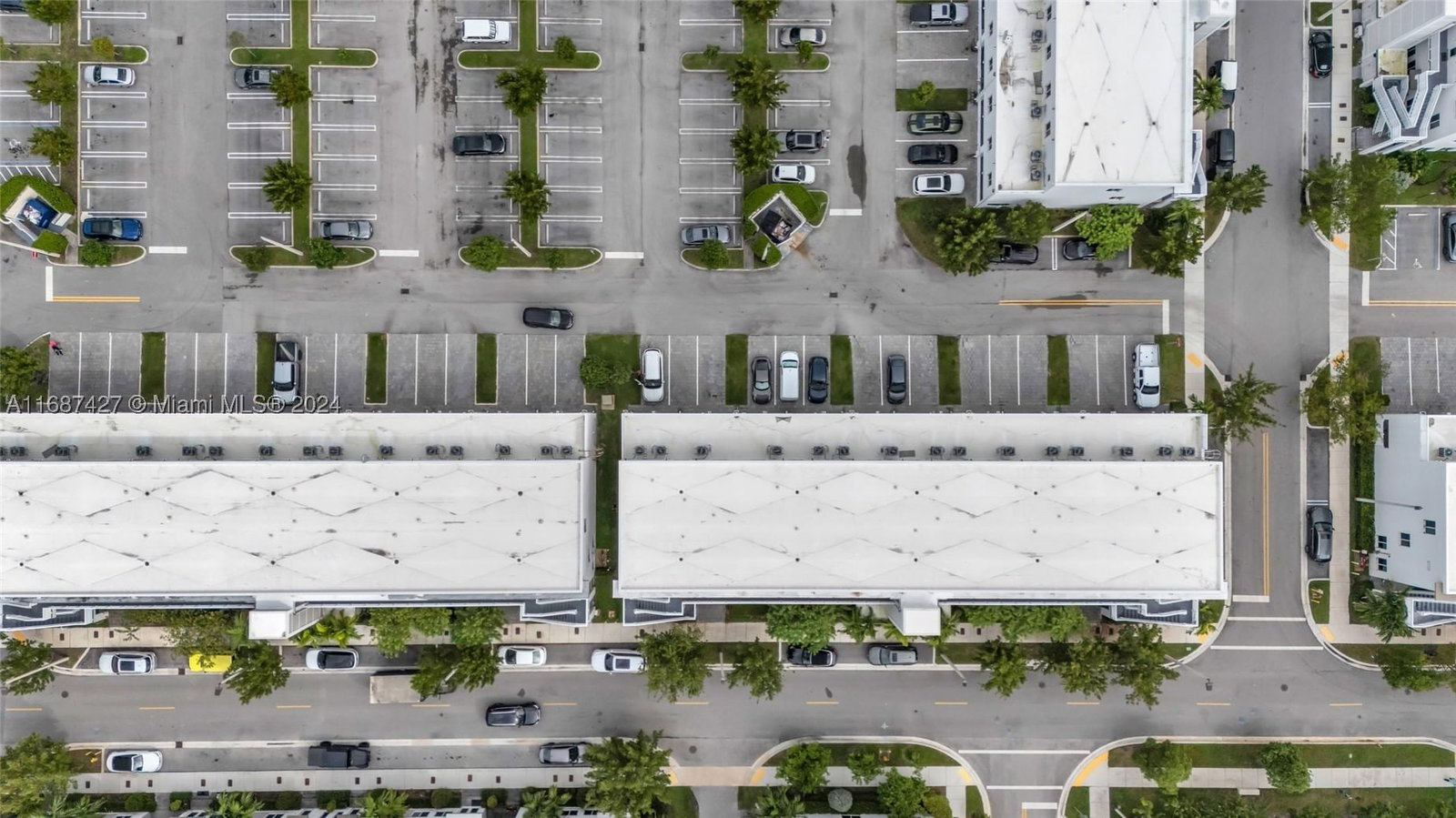 Real estate property located at 6425 103rd Pl #102, Miami-dade, Landmark At Doral, Doral, FL