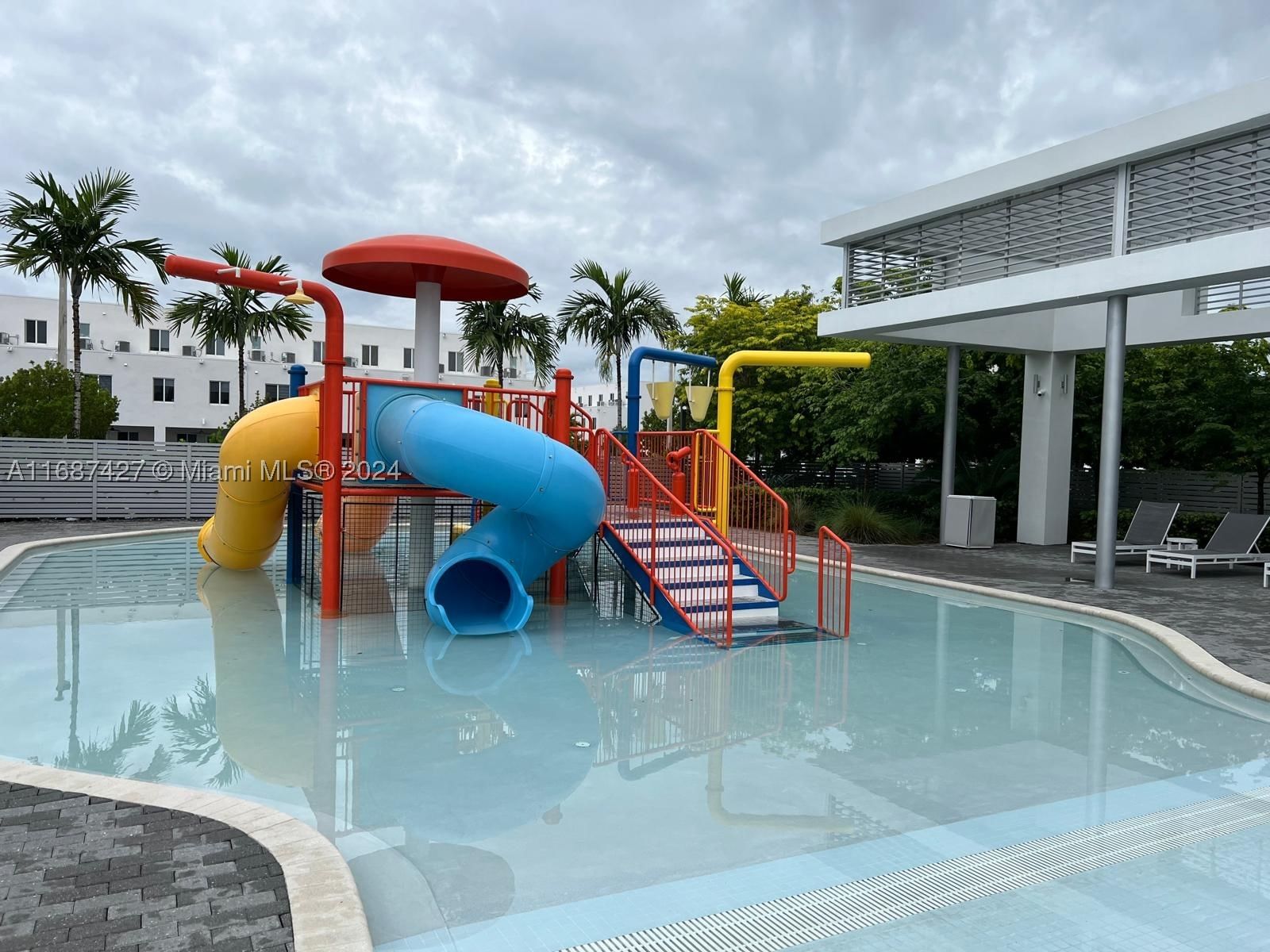 Real estate property located at 6425 103rd Pl #102, Miami-dade, Landmark At Doral, Doral, FL