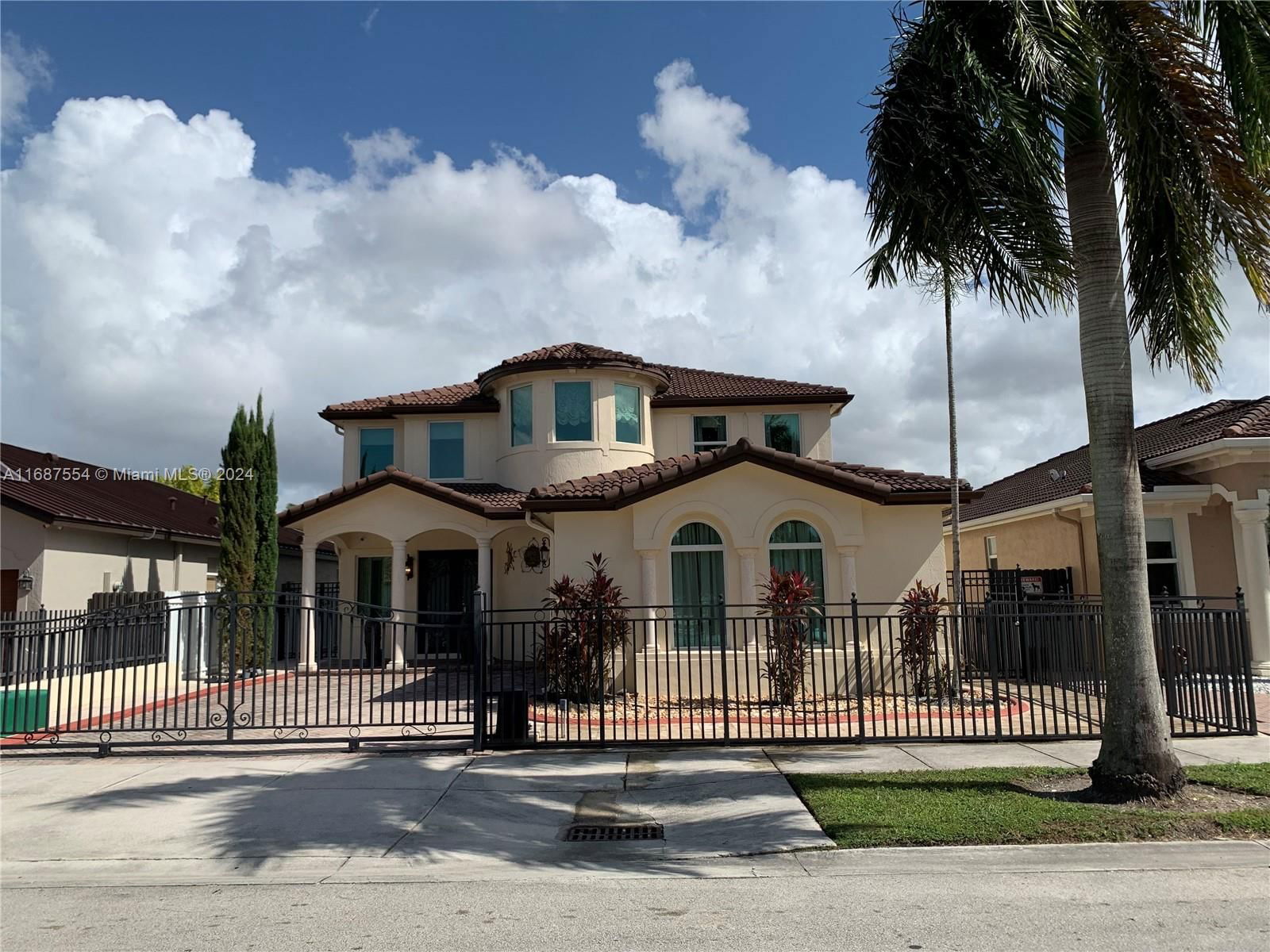 Real estate property located at 1065 150th Pl, Miami-Dade, GRAND LAKES PHASE II, Miami, FL