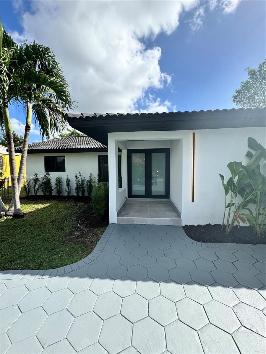 Real estate property located at 3335 65th Ave, Miami-Dade, CORAL VILLAS REV, Miami, FL