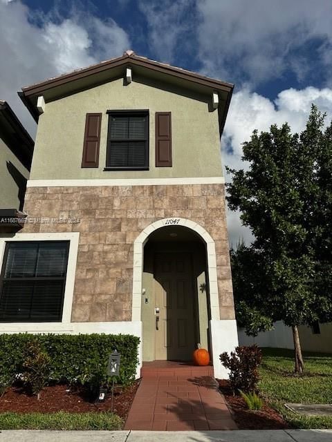 Real estate property located at 11047 32nd Ln, Miami-Dade, AQUABELLA NORTH REPLAT, Hialeah, FL