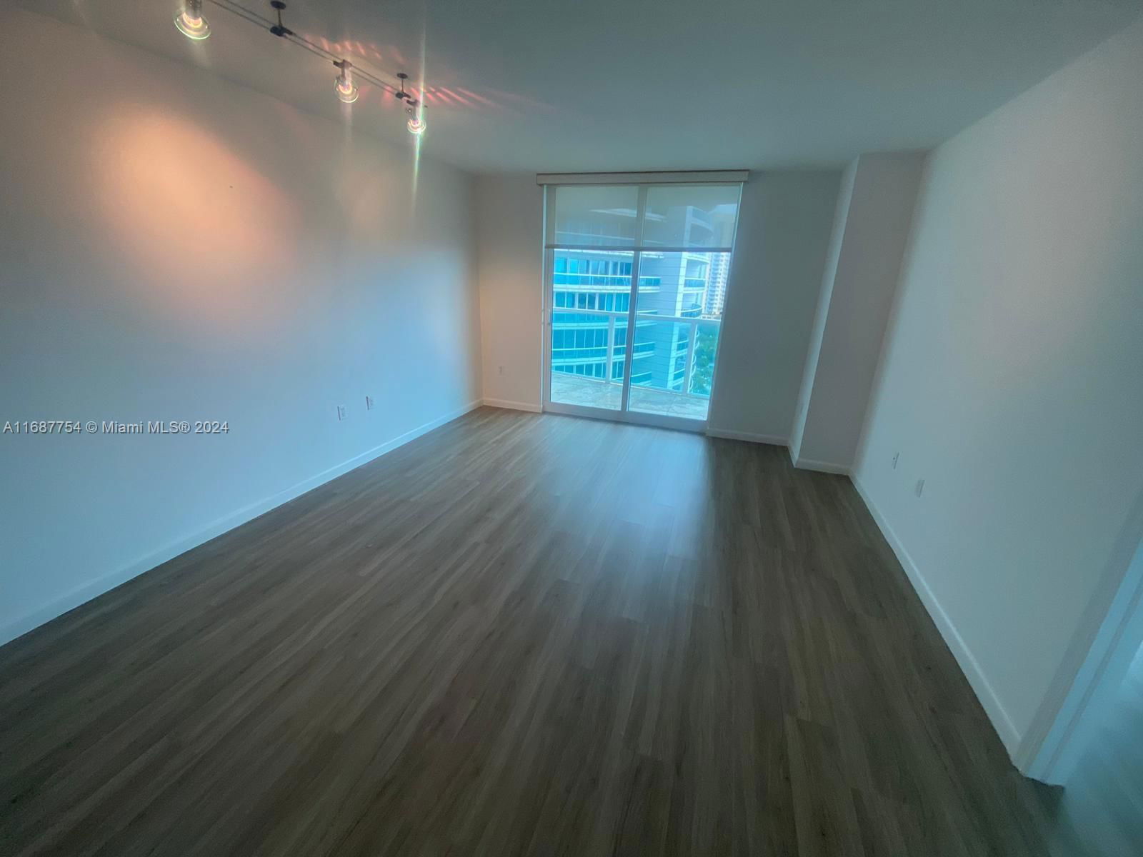 Real estate property located at 2101 Brickell Ave #1211, Miami-Dade, SKYLINE ON BRICKELL CONDO, Miami, FL