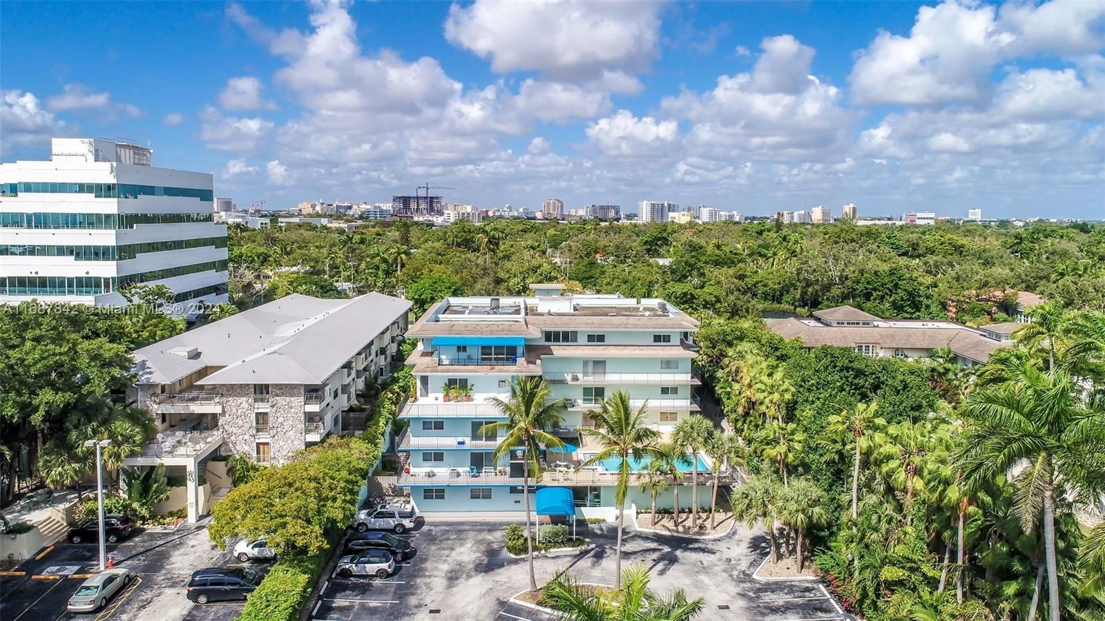 Real estate property located at 2539 Bayshore Dr #326AR, Miami-Dade, HARBOUR HILL CLUB CONDO, Miami, FL