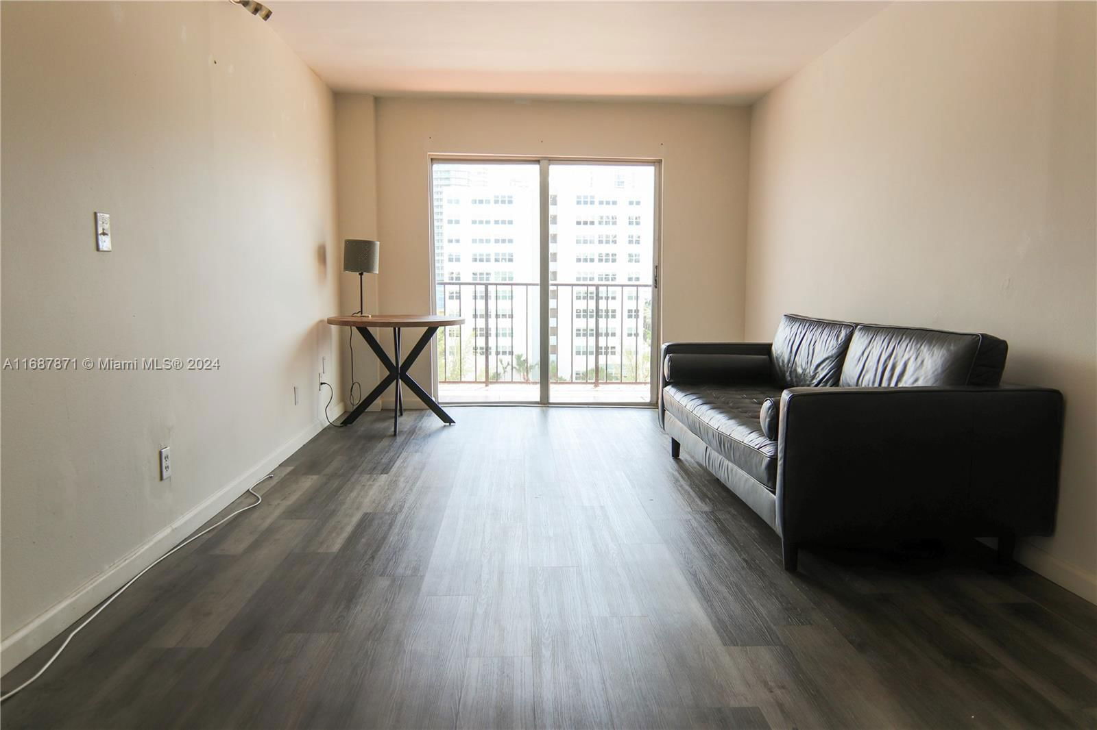 Real estate property located at 899 West Ave #8D, Miami-Dade, BAYCOURT TOWERS CONDO, Miami Beach, FL