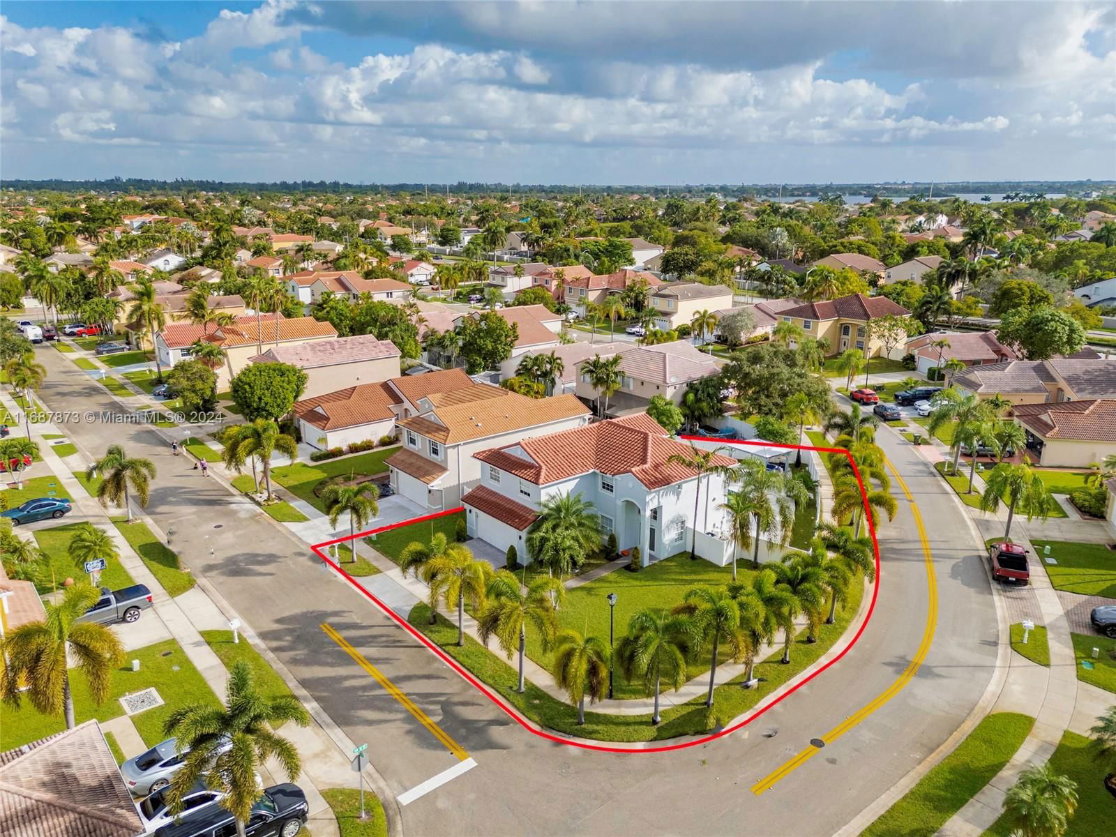 Real estate property located at 1001 188th Ave, Broward, CHAPEL TRAIL II, Pembroke Pines, FL