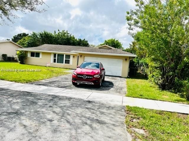 Real estate property located at 233 42nd Ter, Broward, WESTGATE LAKE MANORS, Plantation, FL