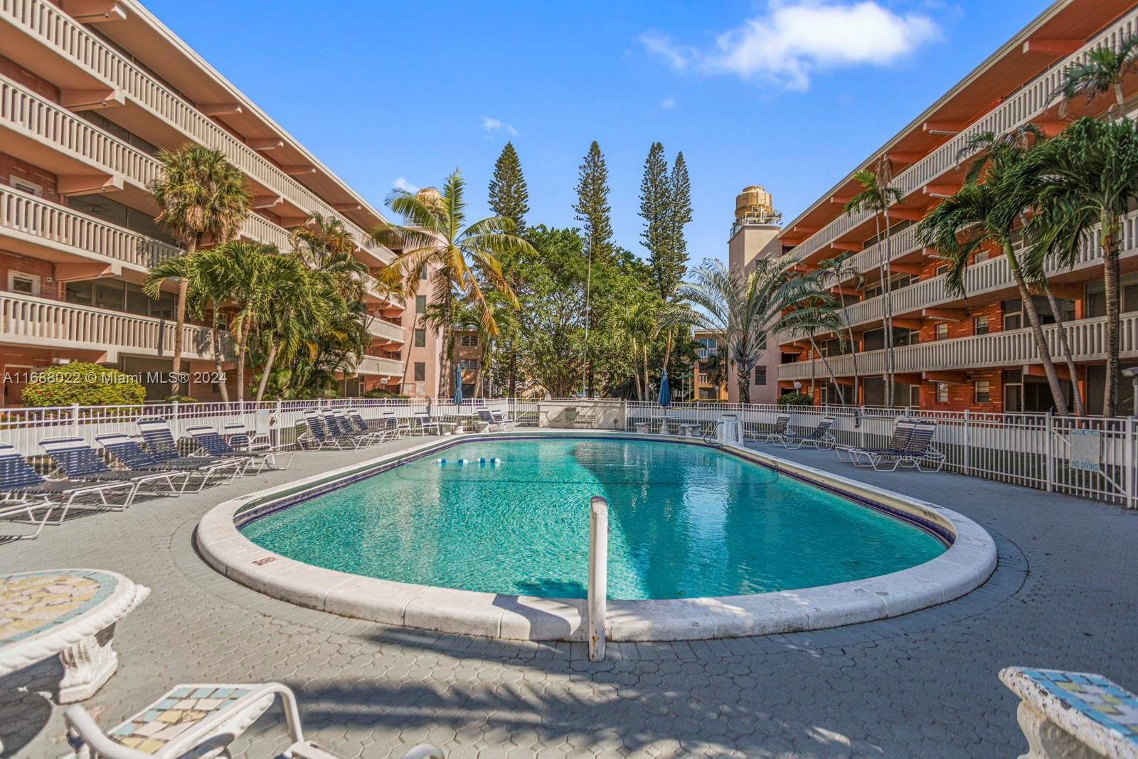 Real estate property located at 180 12th Ave #12E, Broward, ELDORADO PLAZA WEST CONDO, Hallandale Beach, FL