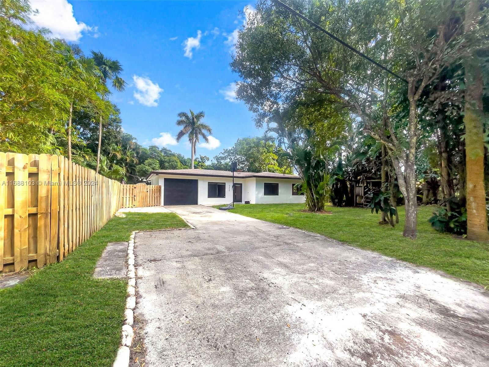 Real estate property located at 2454 30th Ave, Broward, RIVERLAND MANORS, Fort Lauderdale, FL