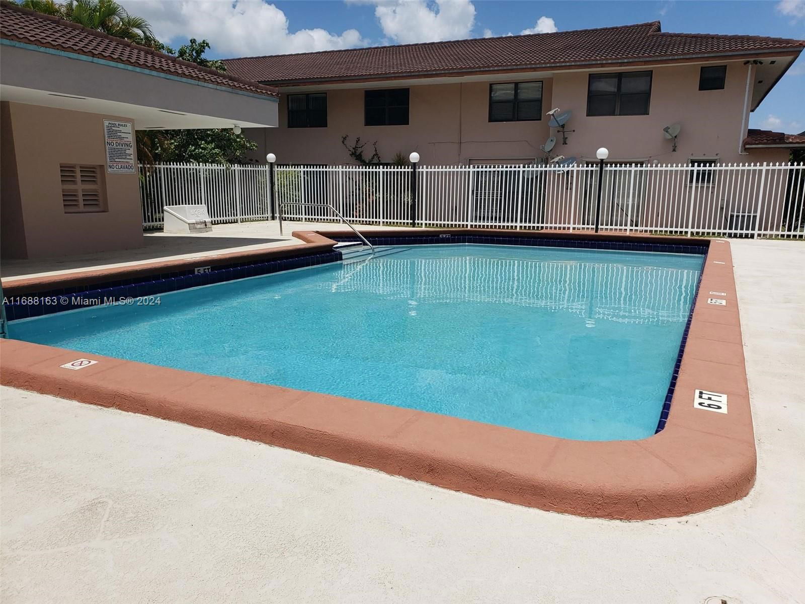 Real estate property located at 5851 20th Ave #401, Miami-Dade, CONQUISTADOR PARK CONDO, Hialeah, FL