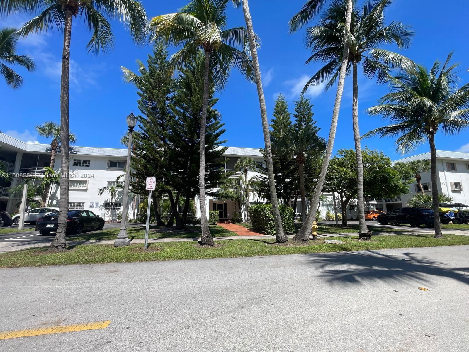 Real estate property located at 201 Galen Dr #210, Miami-Dade, KEY BISCAYNE VI CONDO, Key Biscayne, FL