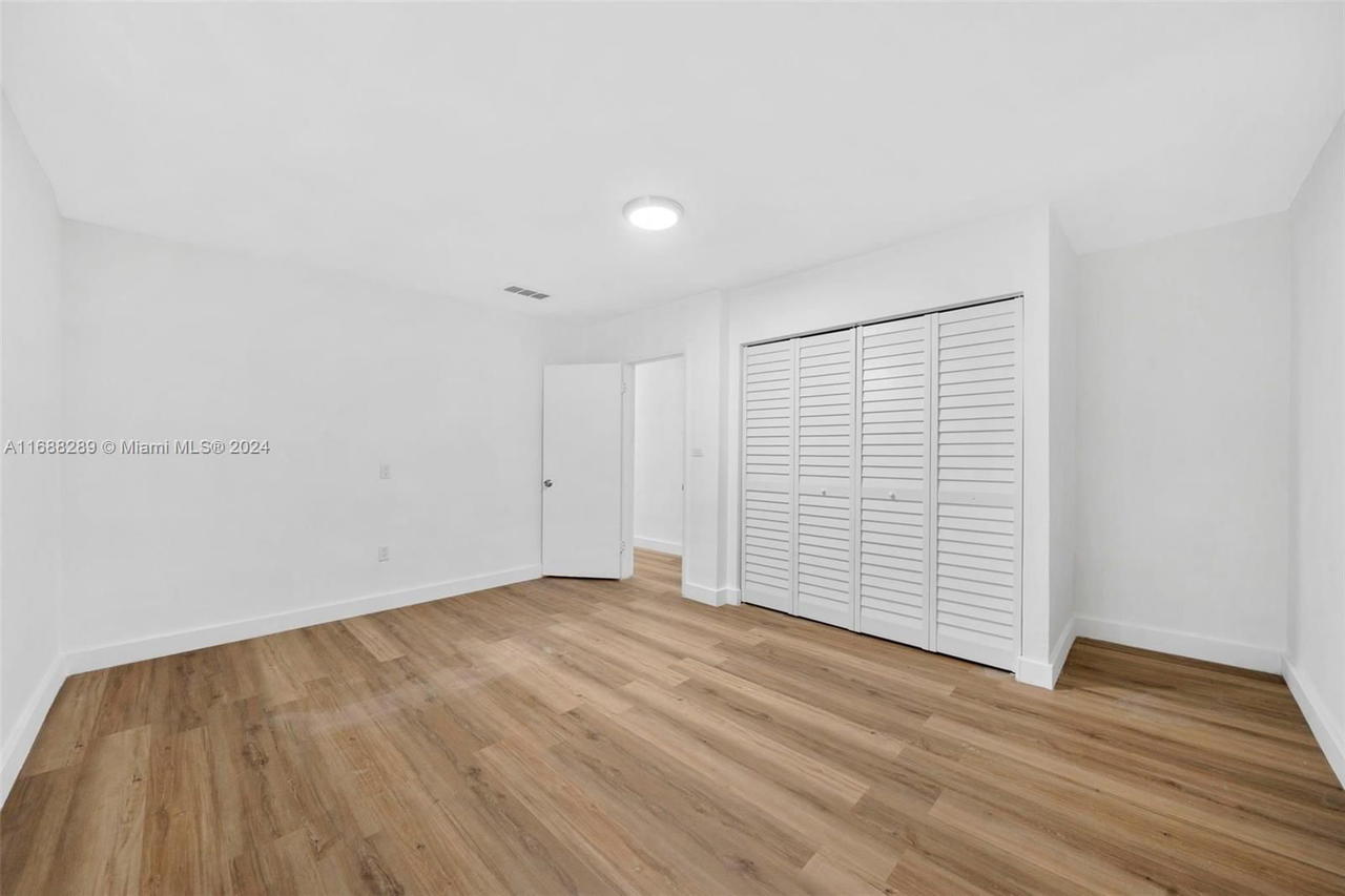 Real estate property located at 361 39th St, Miami-dade, Cobos Fronton Sub 2, Hialeah, FL