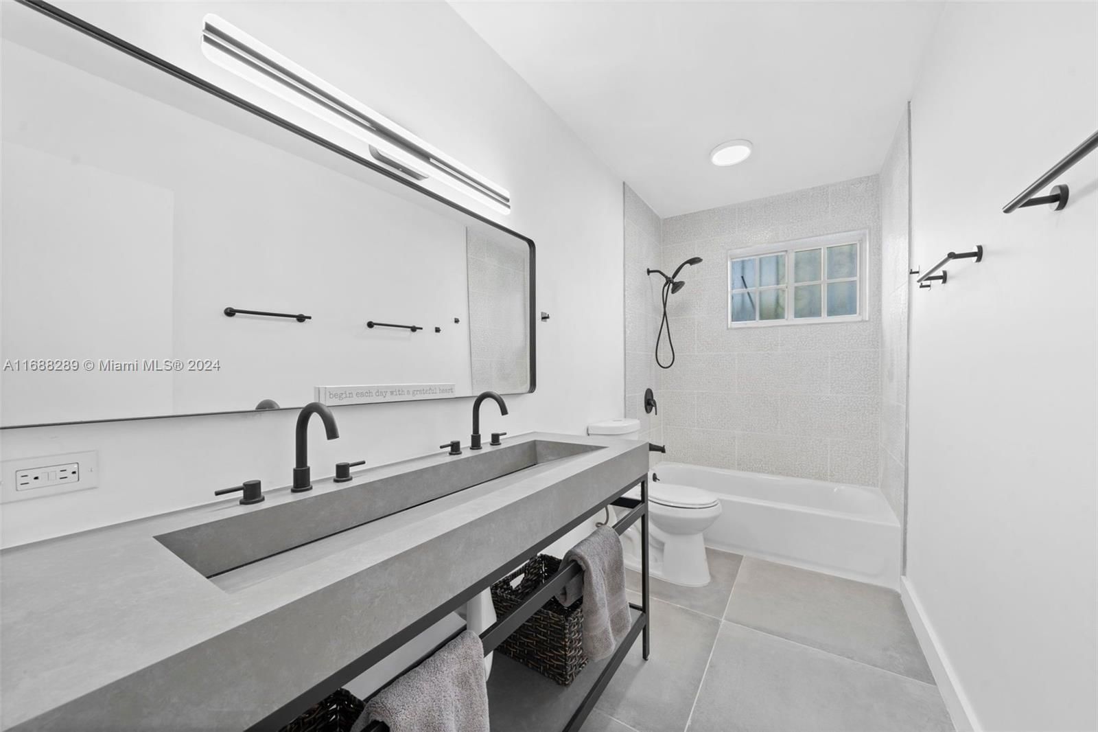Real estate property located at 361 39th St, Miami-dade, Cobos Fronton Sub 2, Hialeah, FL