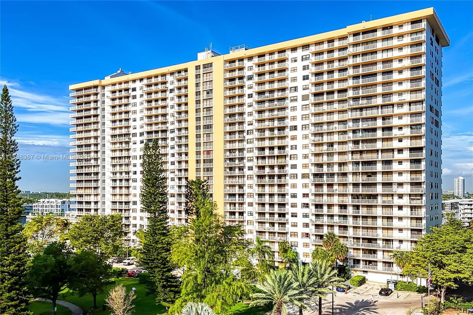 Real estate property located at 290 174th St #1709, Miami-Dade, WINSTON TOWERS 700 CONDO, Sunny Isles Beach, FL