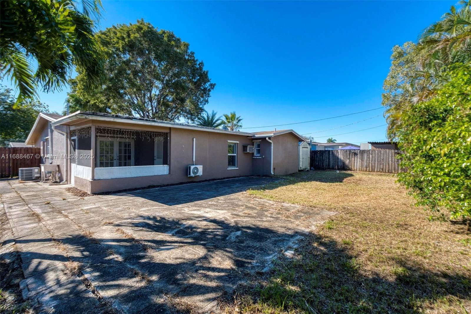 Real estate property located at 12211 29th St, Broward, Sunrise Golf Village Sec, Sunrise, FL