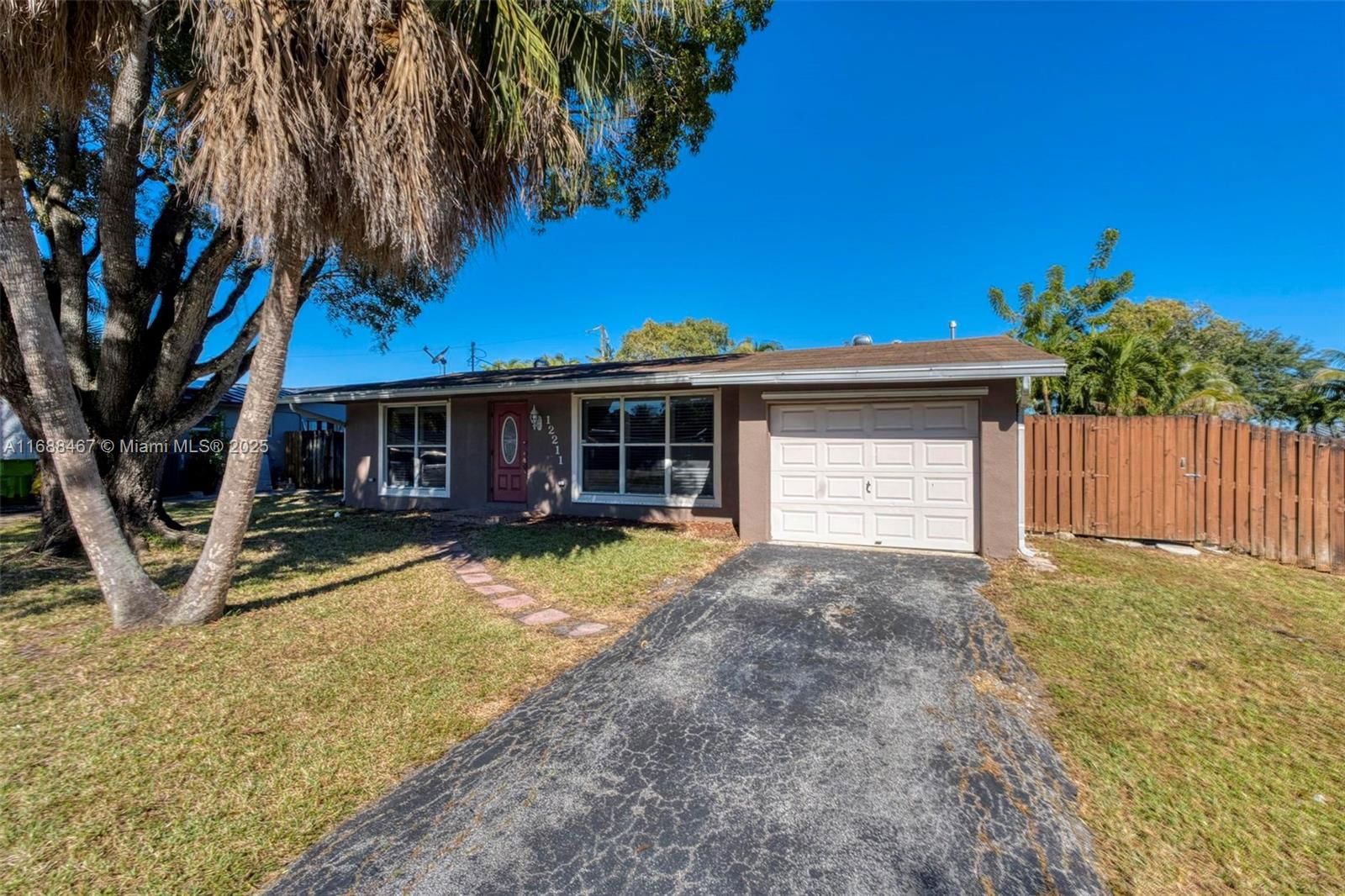 Real estate property located at 12211 29th St, Broward, Sunrise Golf Village Sec, Sunrise, FL