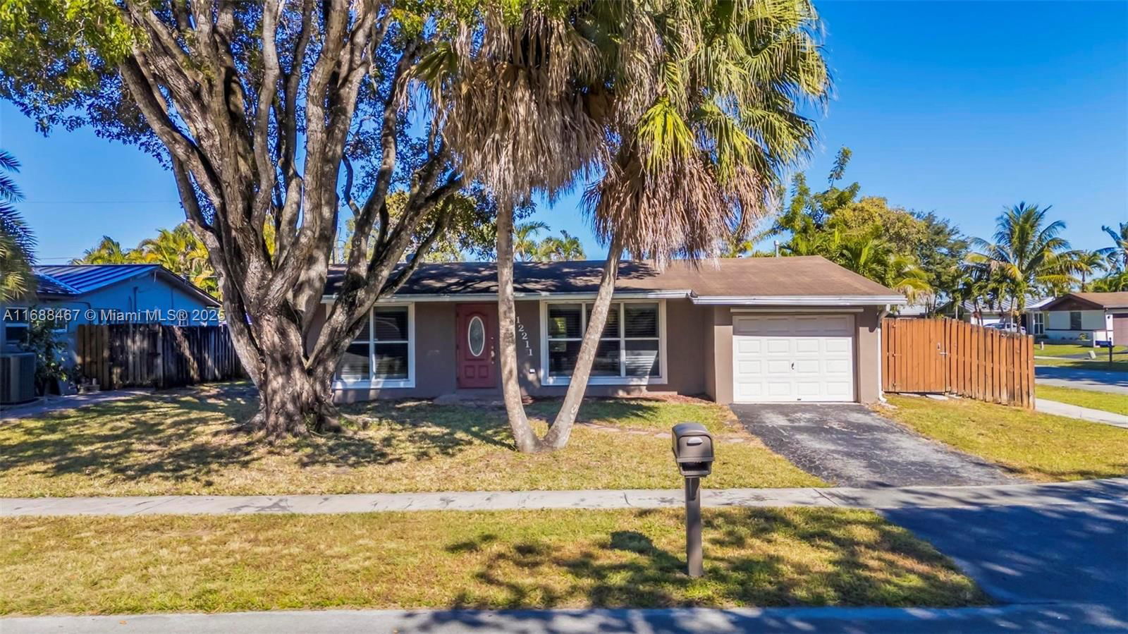 Real estate property located at 12211 29th St, Broward, Sunrise Golf Village Sec, Sunrise, FL