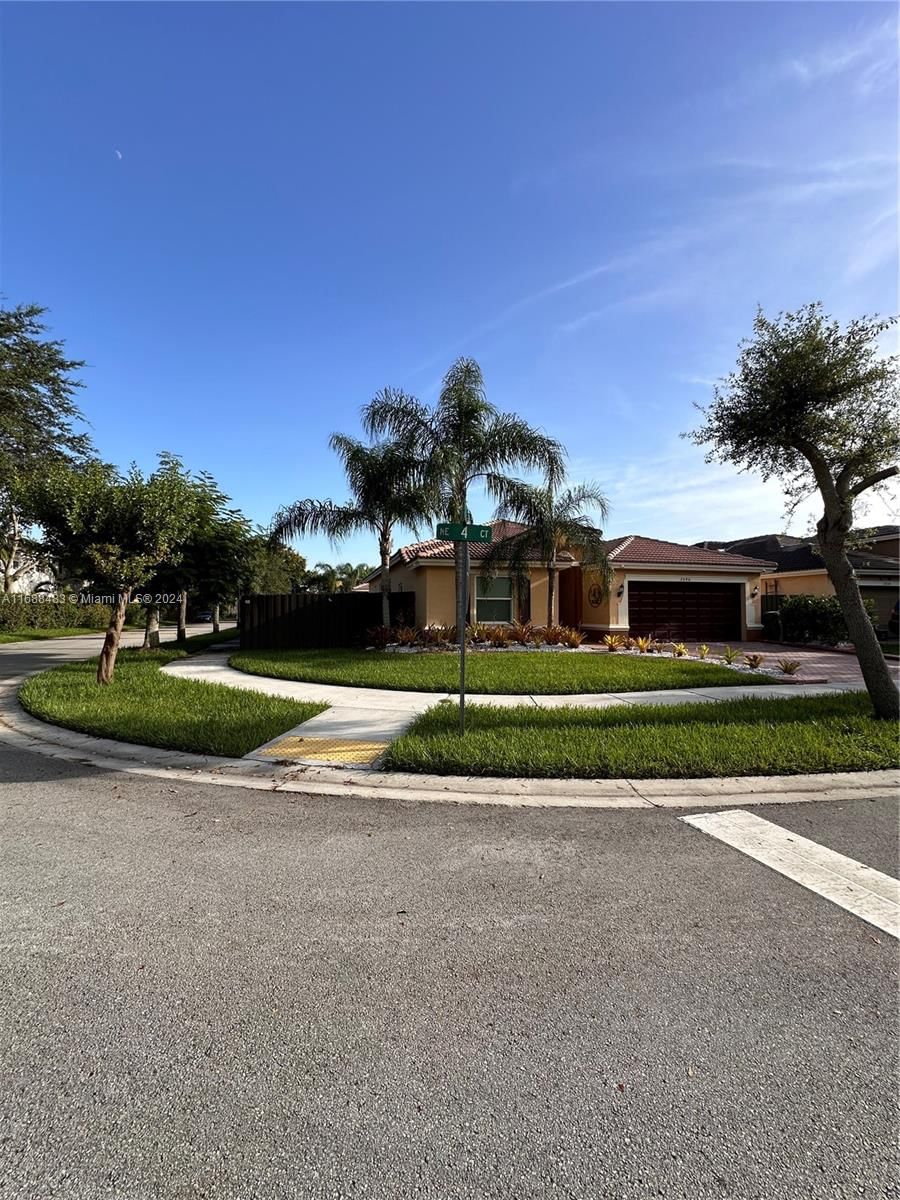 Real estate property located at 2046 4th Ct, Miami-Dade, C & F SUBDIVISION, Homestead, FL