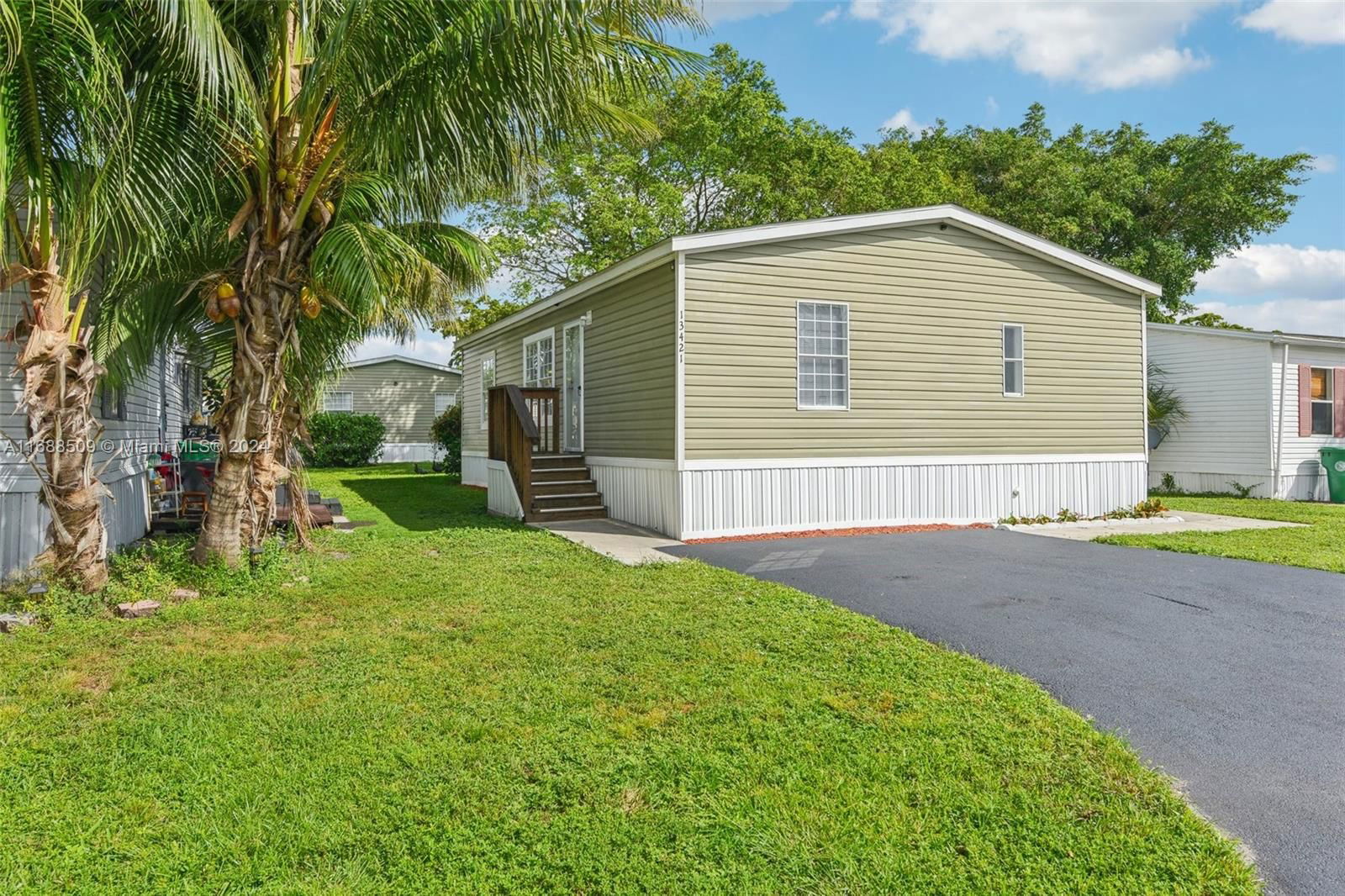 Real estate property located at 13421 4th street, Broward, Sunshine Village, Davie, FL