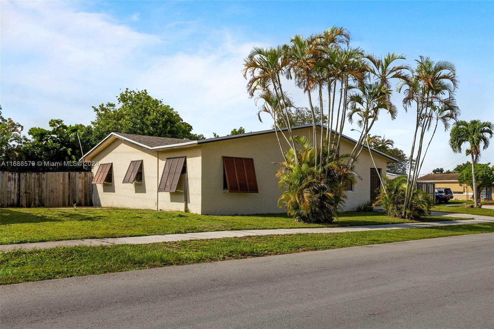 Real estate property located at 1560 47th Ave, Broward, BROADVIEW PARK SEC 3, Fort Lauderdale, FL