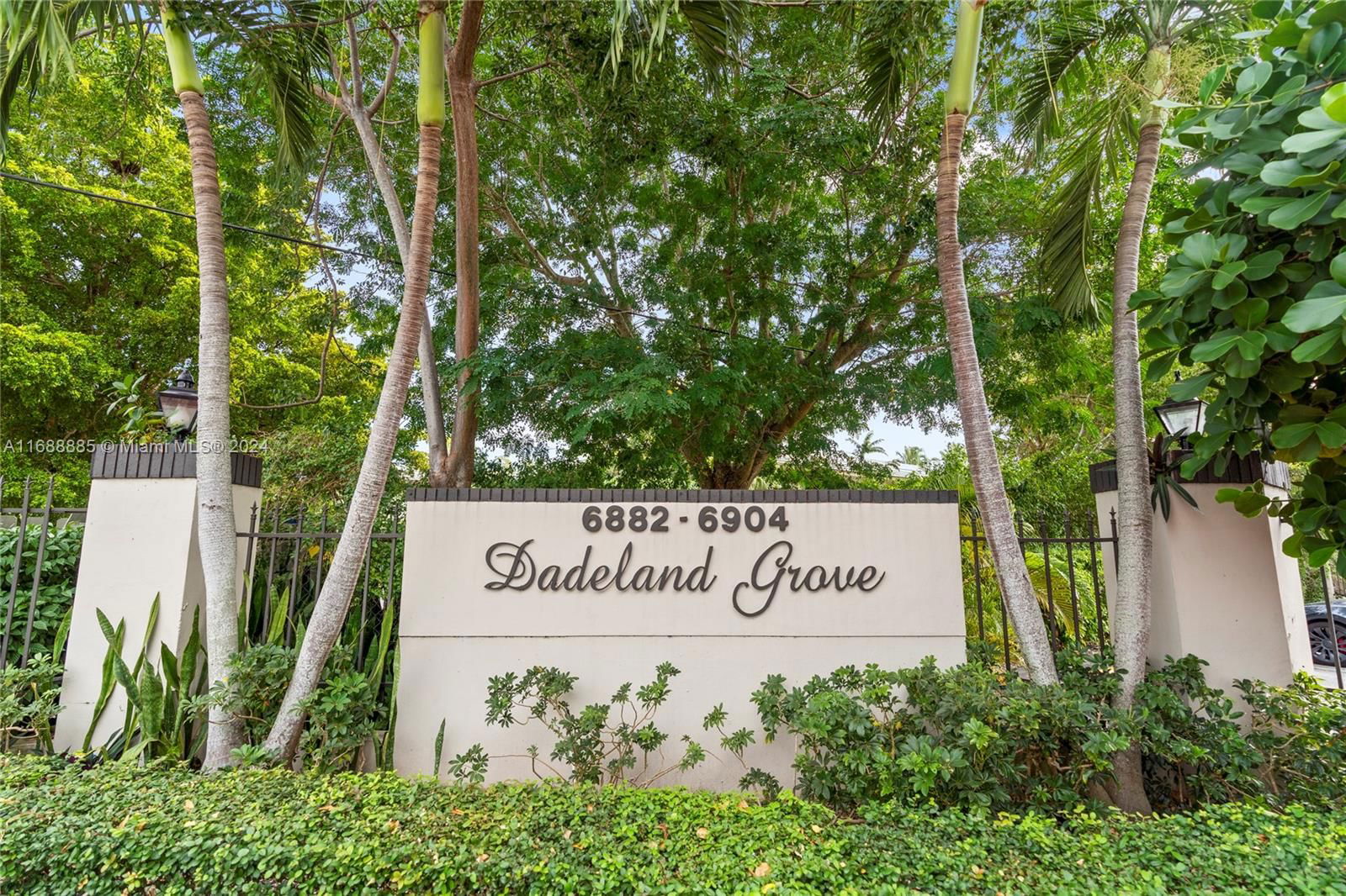 Real estate property located at 6886 Kendall Dr D207, Miami-Dade, DADELAND GROVE CONDO, Pinecrest, FL