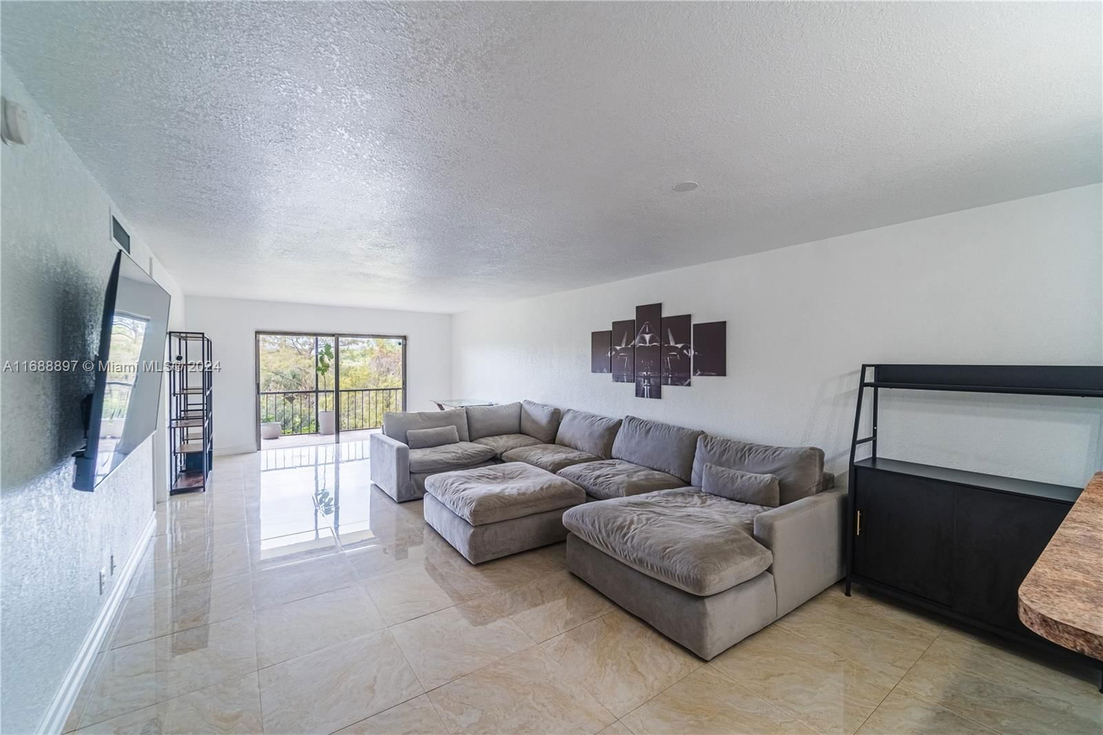 Real estate property located at 6300 Falls Cir Dr #303, Broward, INVERRARY COUNTRY CLUB, Lauderhill, FL