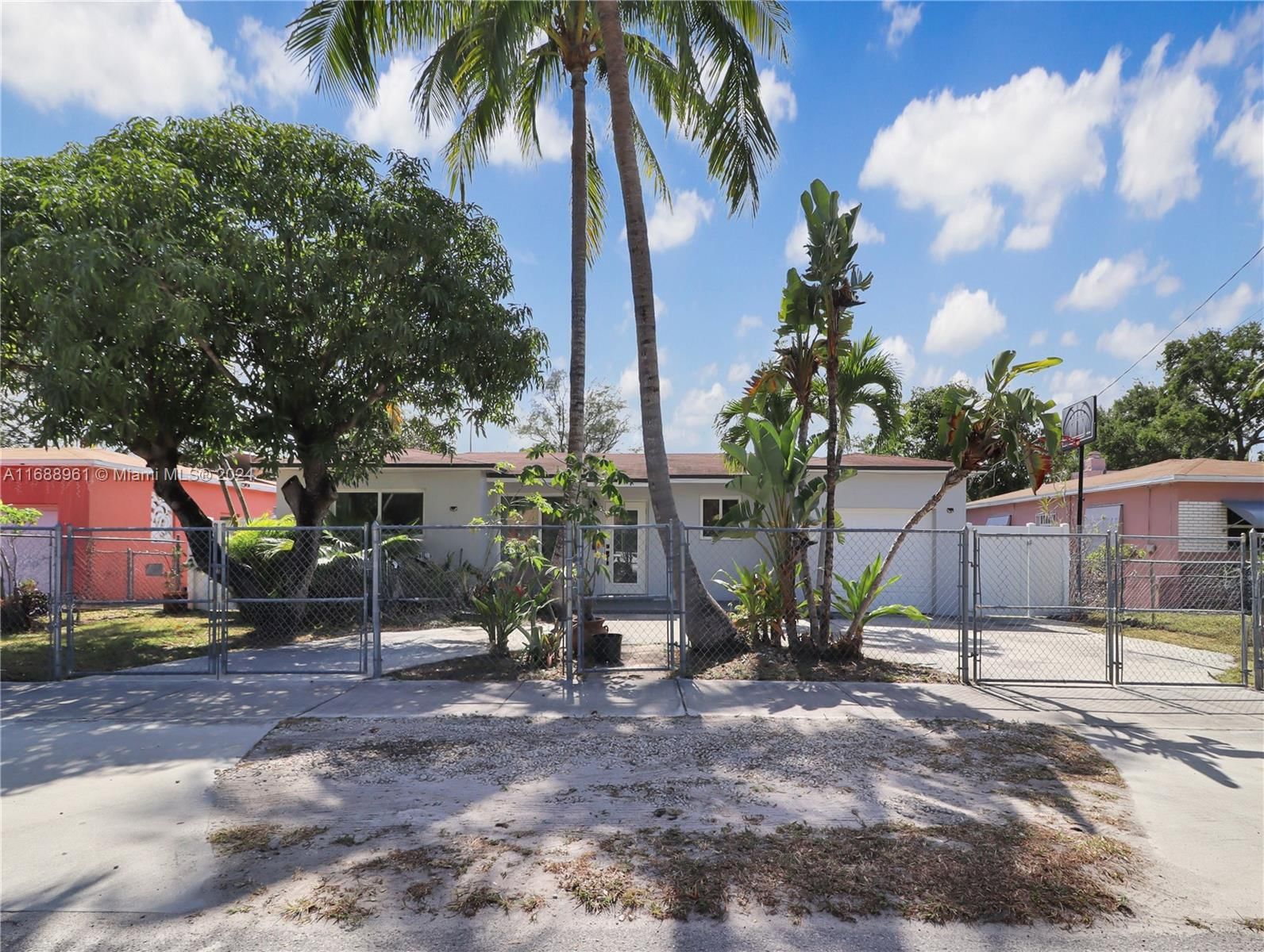 Real estate property located at 11400 13th Ave, Miami-Dade, BAYVIEW ACRES, Miami, FL